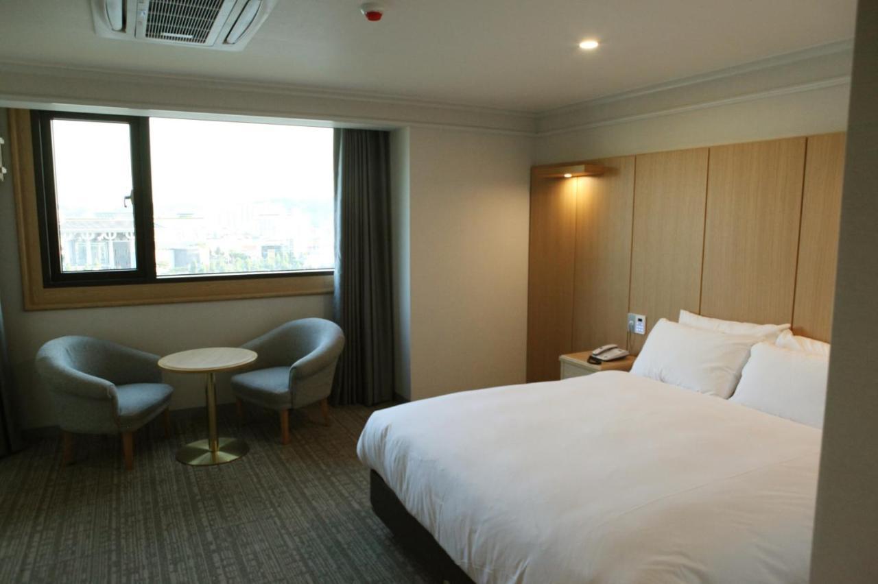 Hotel Dongbang Jinju Exterior photo